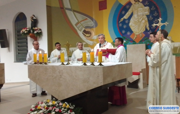 Igreja-de-Santa-Rita-é-reinaugurada-após-reforma-e-celebra-jubileus-históricos