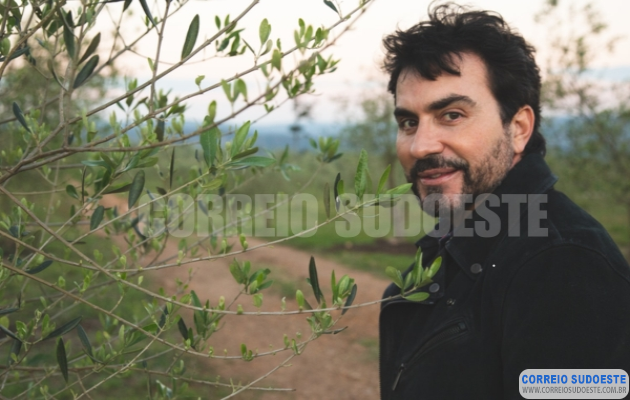 Padre-Fábio-de-Melo-completa-55-anos-e-Ecad-lista-suas-músicas-mais-tocadas-e-regravadas