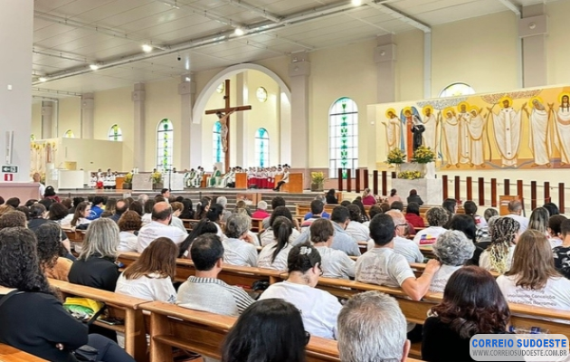 Santuário-em-Cássia-recebe-a-1ª-Peregrinação-Diocesana-dos-Catequistas:-encontro-reuniu-1.3-mil-catequistas