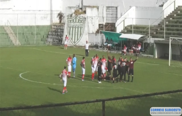 Guaranésia-é-campeã-do-Quarentão-após-paralisação-da-final-em-Guaxupé