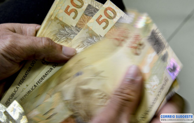 Governo-propõe-salário-mínimo-de-R$-1.717-em-2027