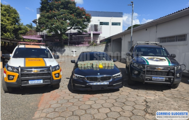 Receita-Federal-e-Polícia-Rodoviária-apreendem-veículo-com-80-kg-de-cocaína-