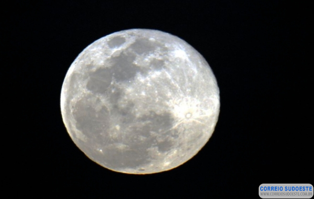 Segunda-superlua-do-ano-poderá-ser-vista-no-Brasil-por-3-dias