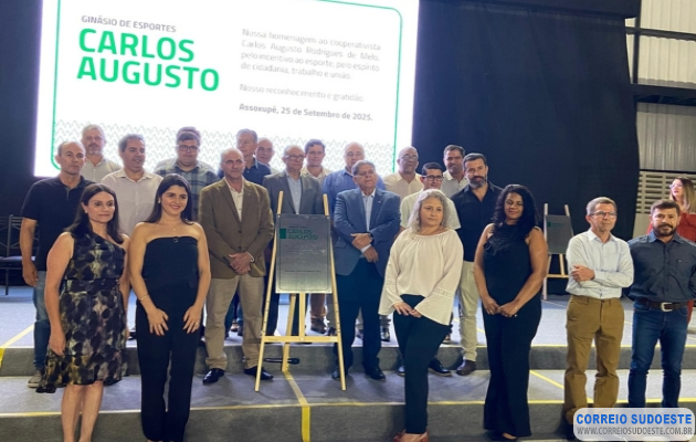 Cooxupé-celebra-trajetória-de-colaboradores-com-homenagem-e-inauguração-de-ginásio-esportivo