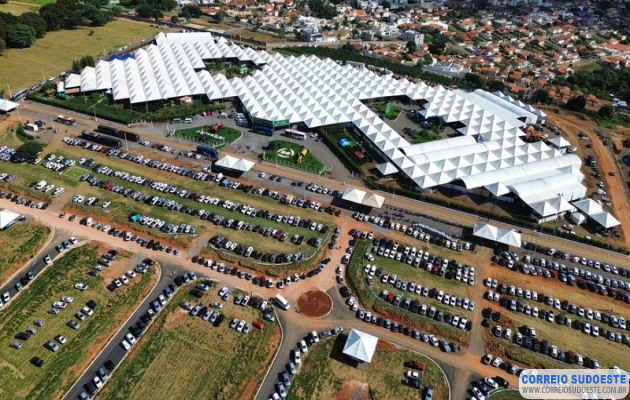 Agrobom-marca-presença-inédita-na-Femagri-2026-e-leva-ao-mercado-sua-força-na-comercialização-de-grãos