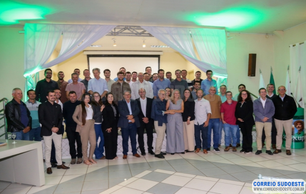 Programa-de-Desenvolvimento-em-Gestão-e-Educação-Cooperativista-forma-7ª-turma-na-Cooxupé