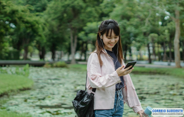 Uma-em-cada-quatro-pessoas-no-mundo-viverão-com-algum-grau-de-perda-auditiva-até-2050